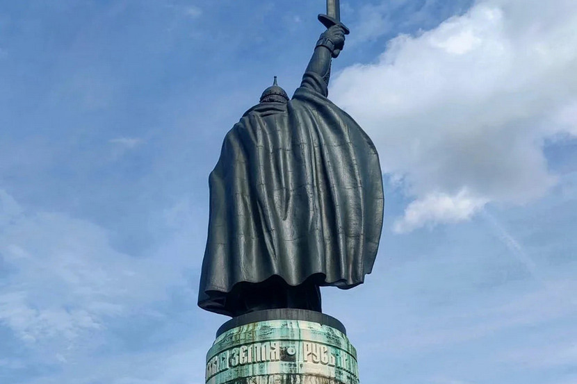 Памятник Илье Муромцу в Муроме